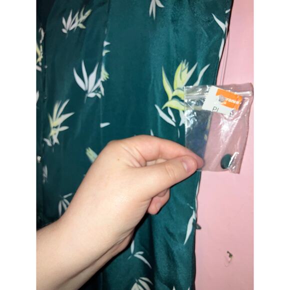 NWOT The Limited Green Tropical Button Front Dress Large Petite Vacation - Picture 3 of 3